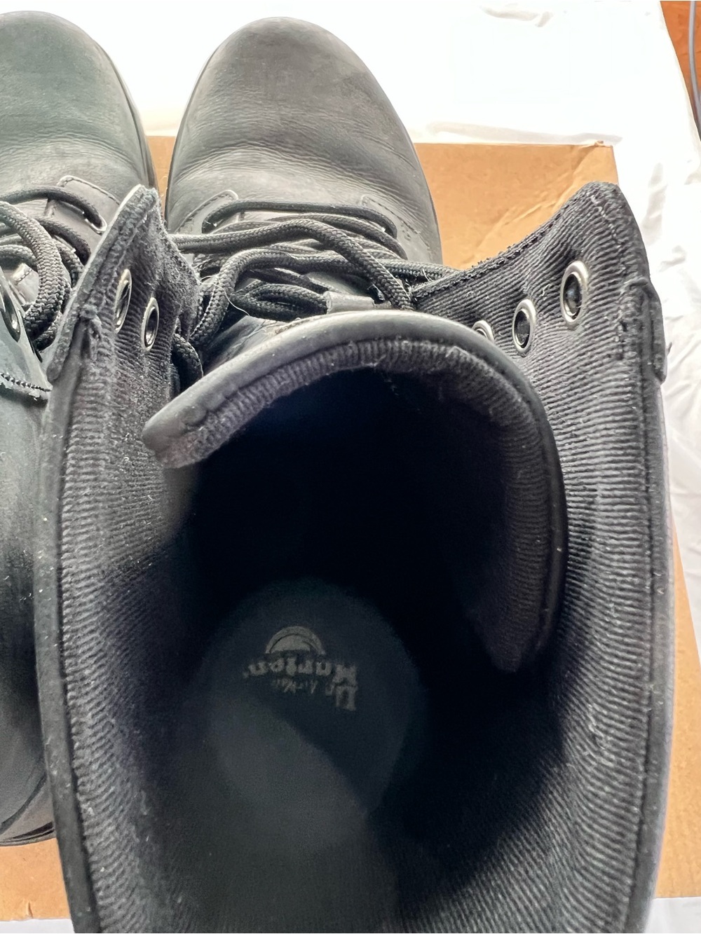 Dr. Martens Men’s Black Wyoming Leather Lace-Up Ankle Boots 11 - Picture 4 of 8